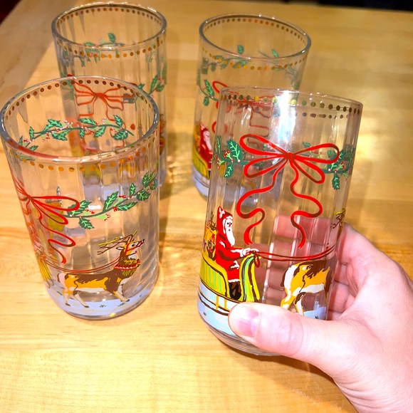 Anthropologie drinking glass set of 4 Santa sleigh - Picture 5 of 5